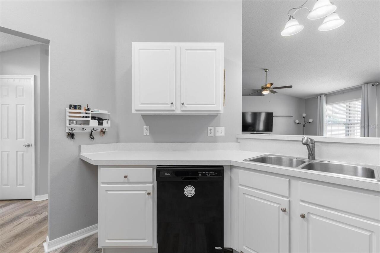 Listing Photo 16