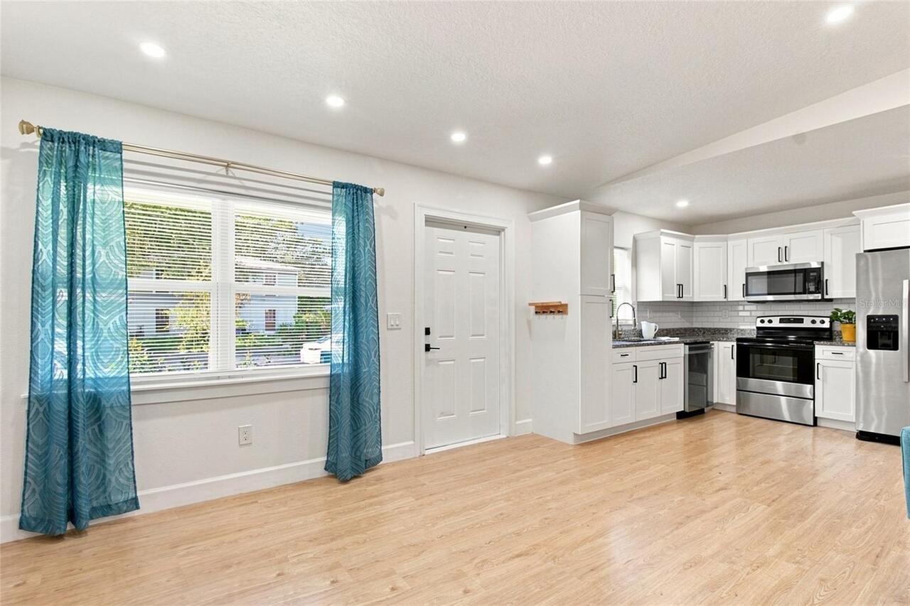 Listing Photo 8
