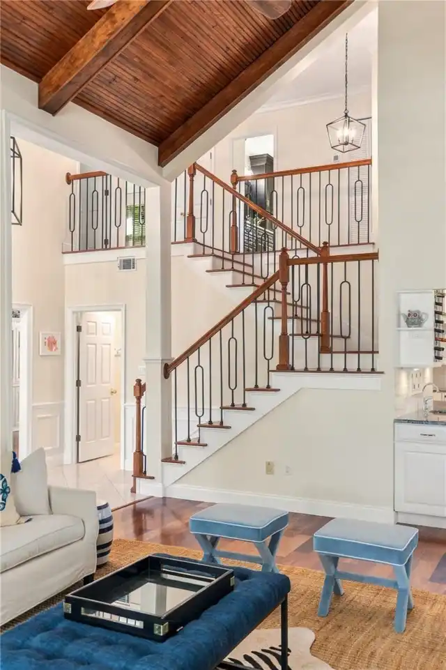 Listing Photo 12