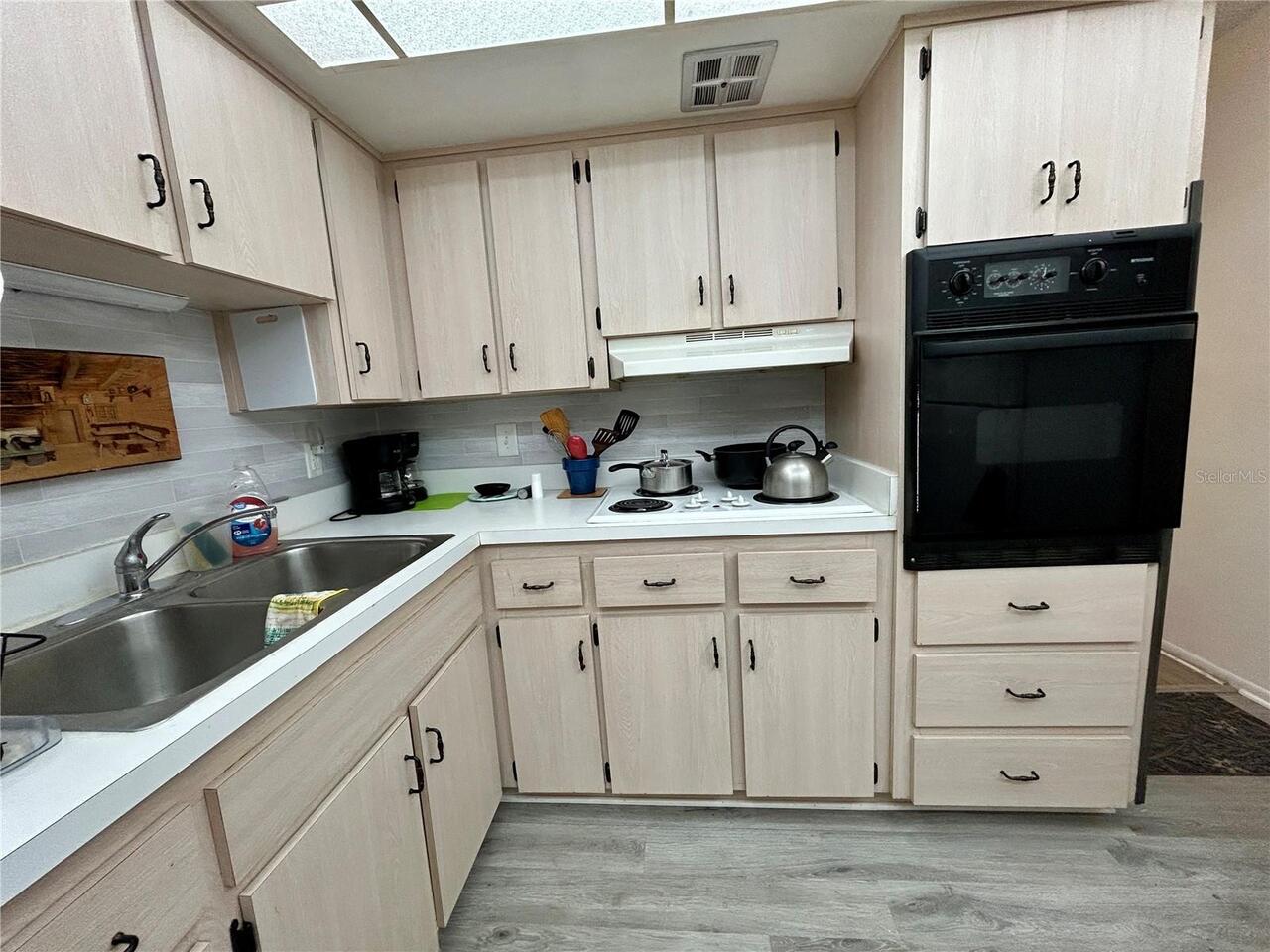 Listing Photo 11
