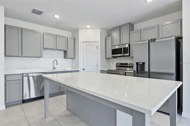 Listing Photo 10