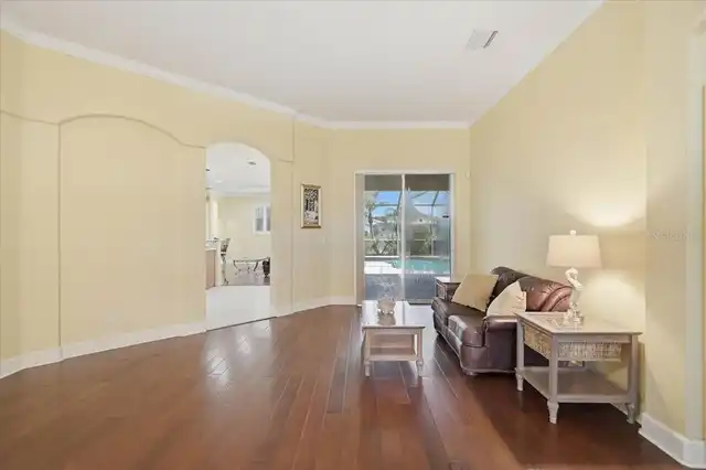 Listing Photo 14
