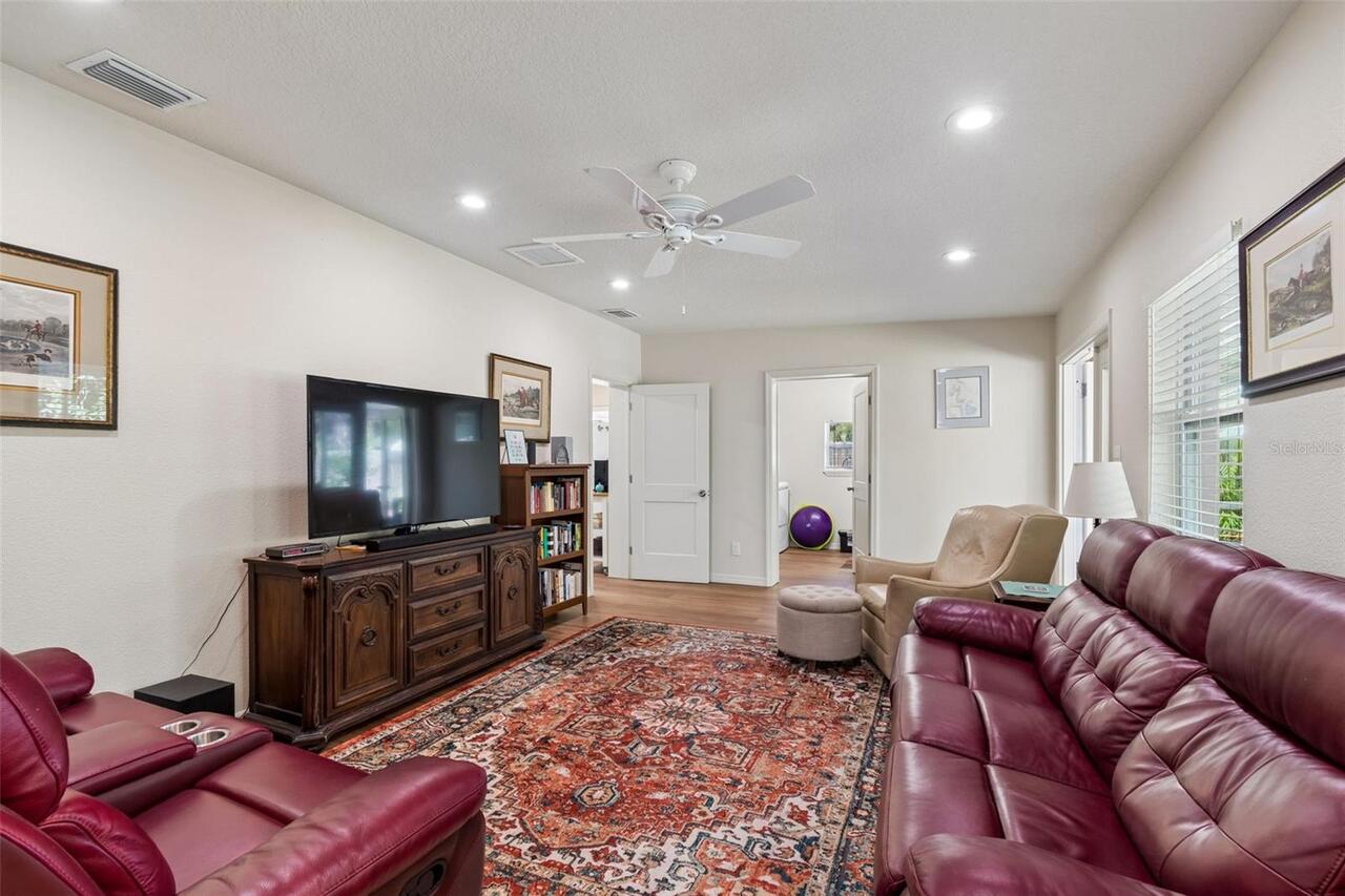 Listing Photo 14