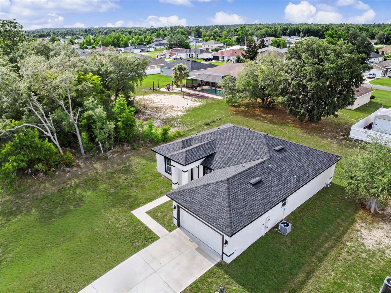 Listing Photo 10