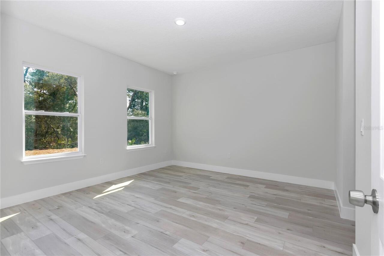 Listing Photo 43