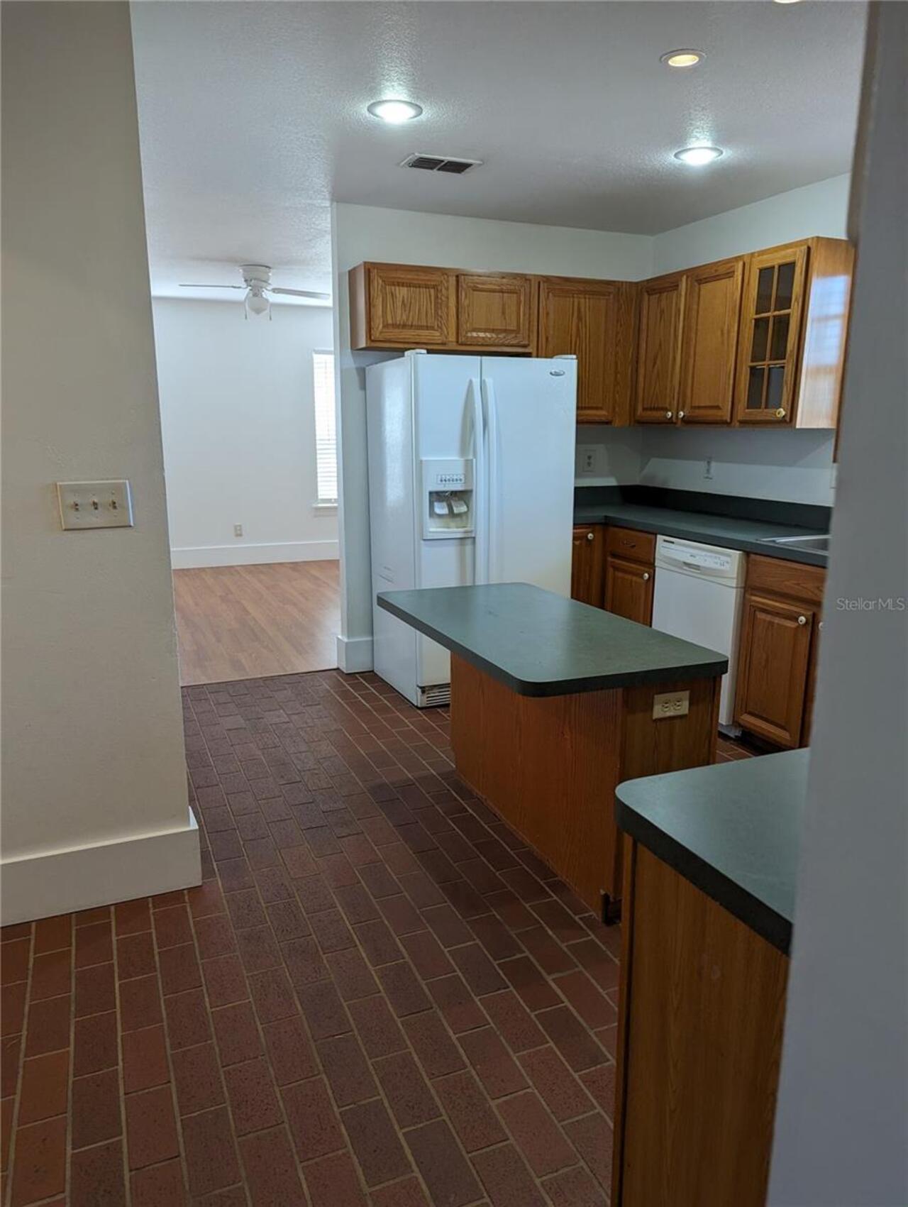 Listing Photo 10