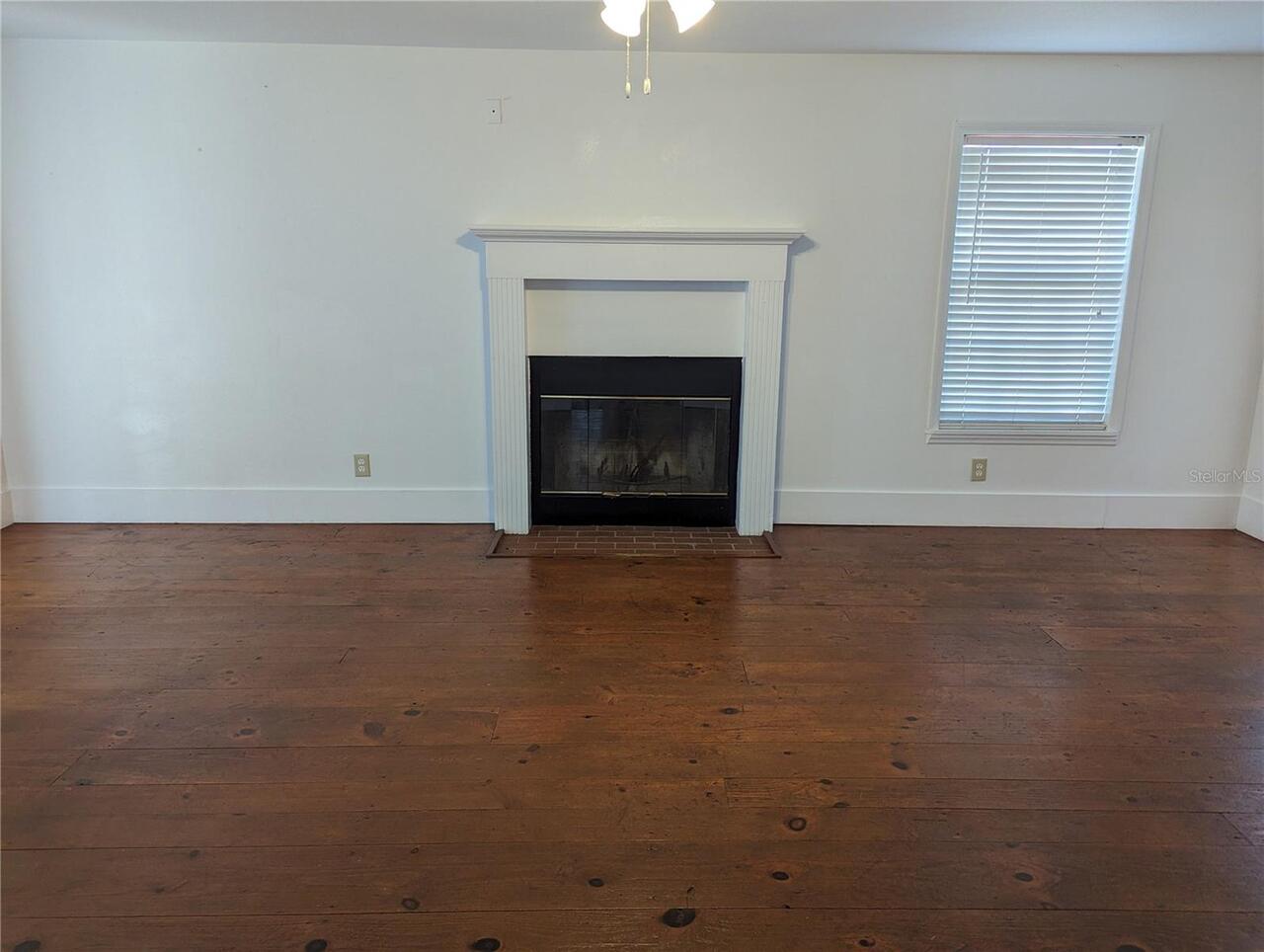 Listing Photo 11