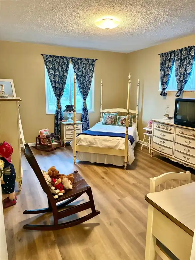 Listing Photo 15