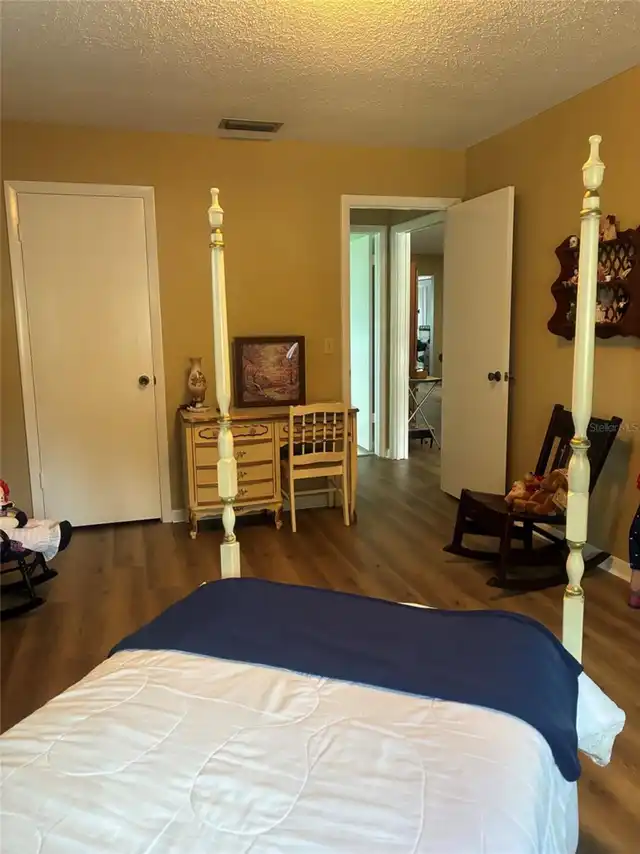 Listing Photo 17