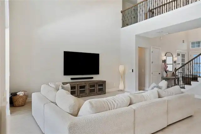 Listing Photo 11