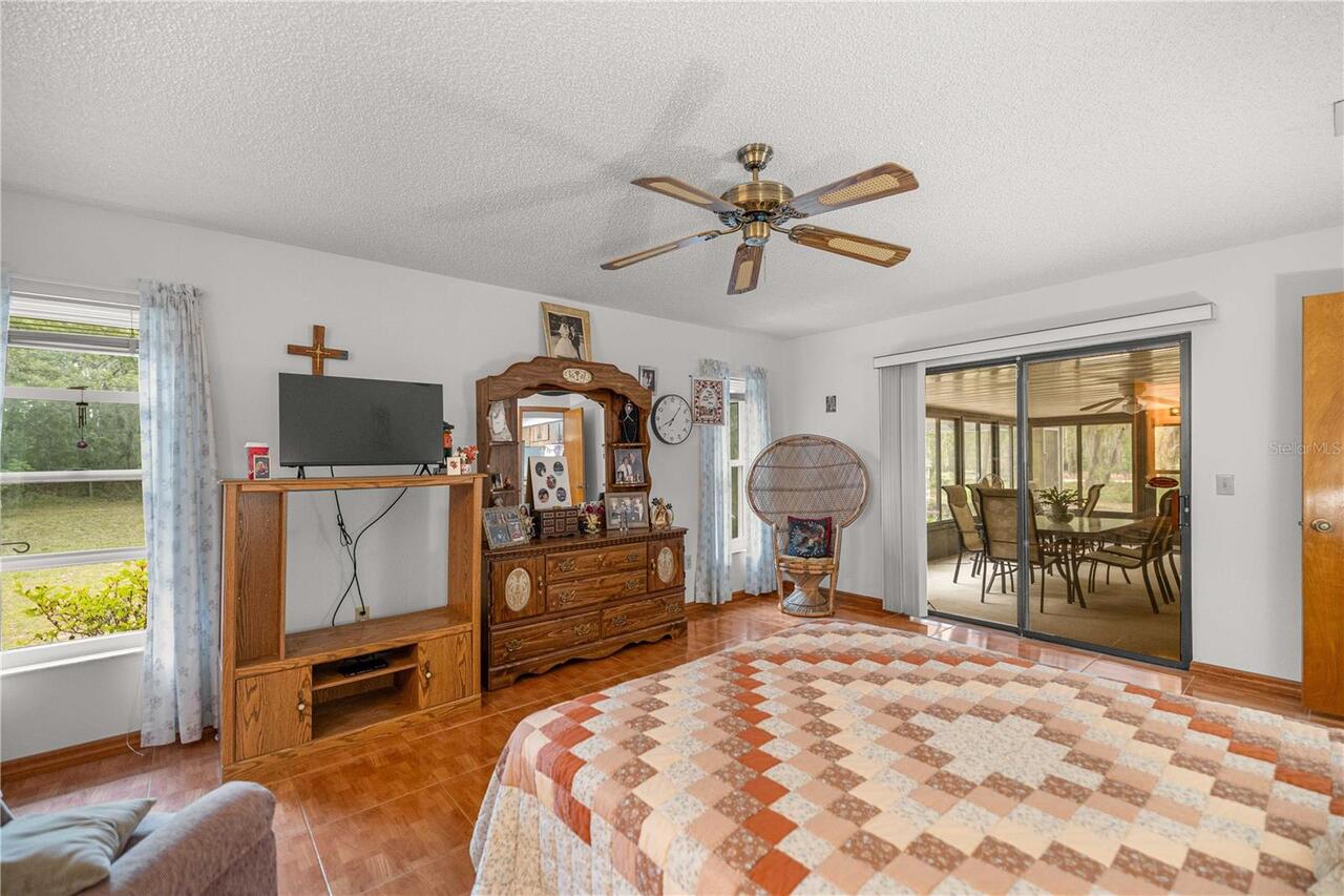 Listing Photo 11