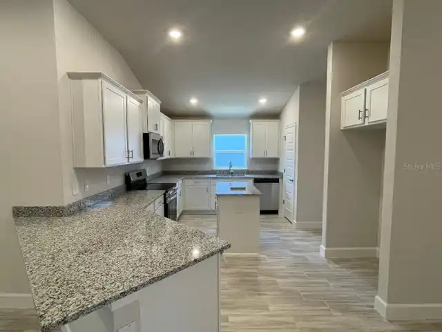 Listing Photo 8
