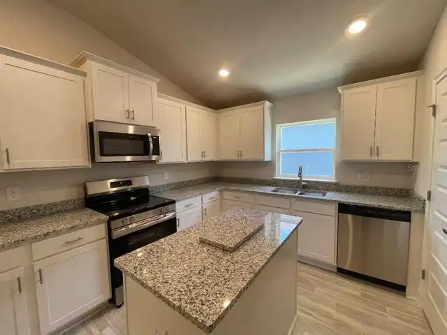 Listing Photo 9