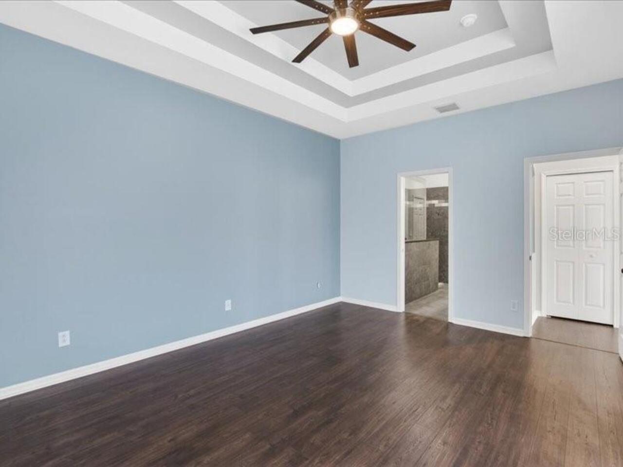 Listing Photo 12