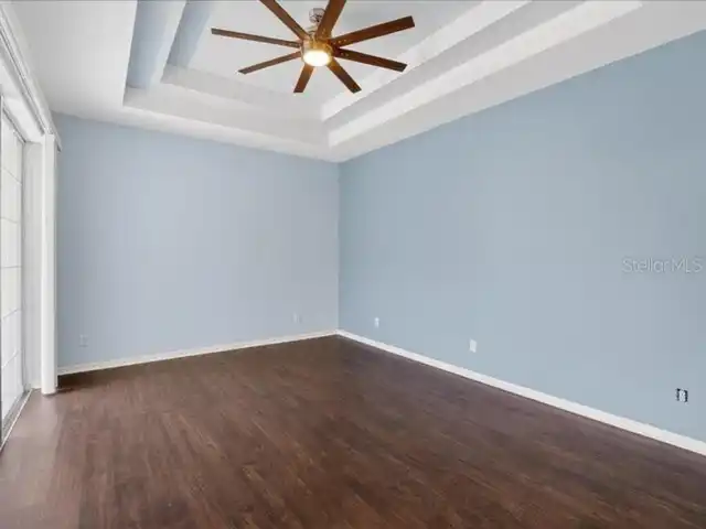 Listing Photo 11
