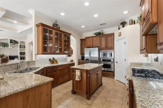 Listing Photo 9