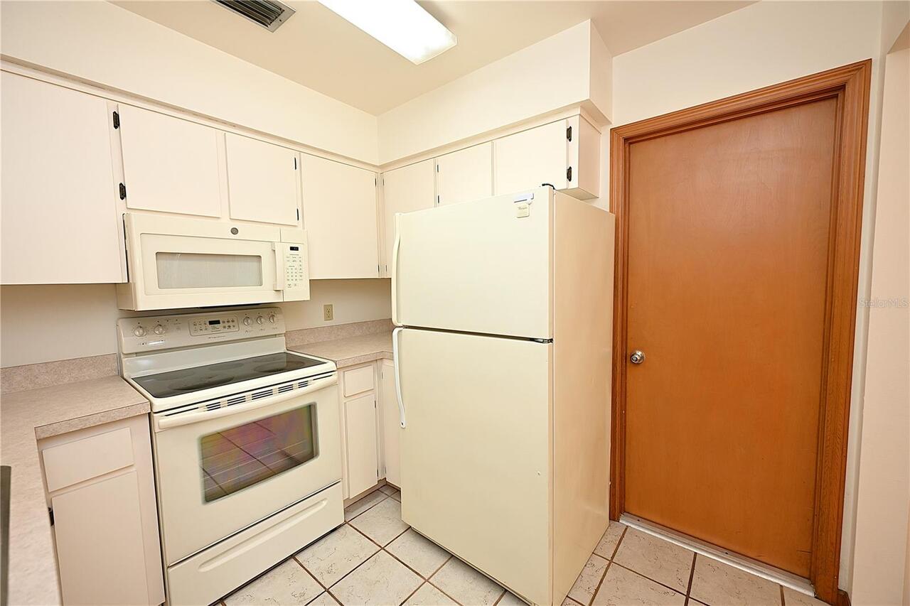 Listing Photo 9