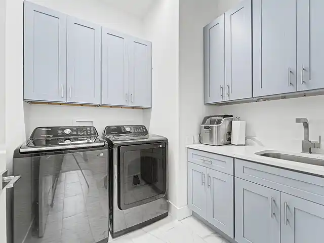 Listing Photo 8