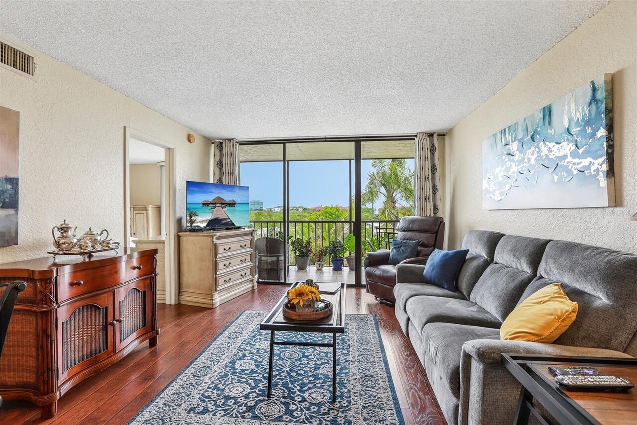 Listing Photo 9