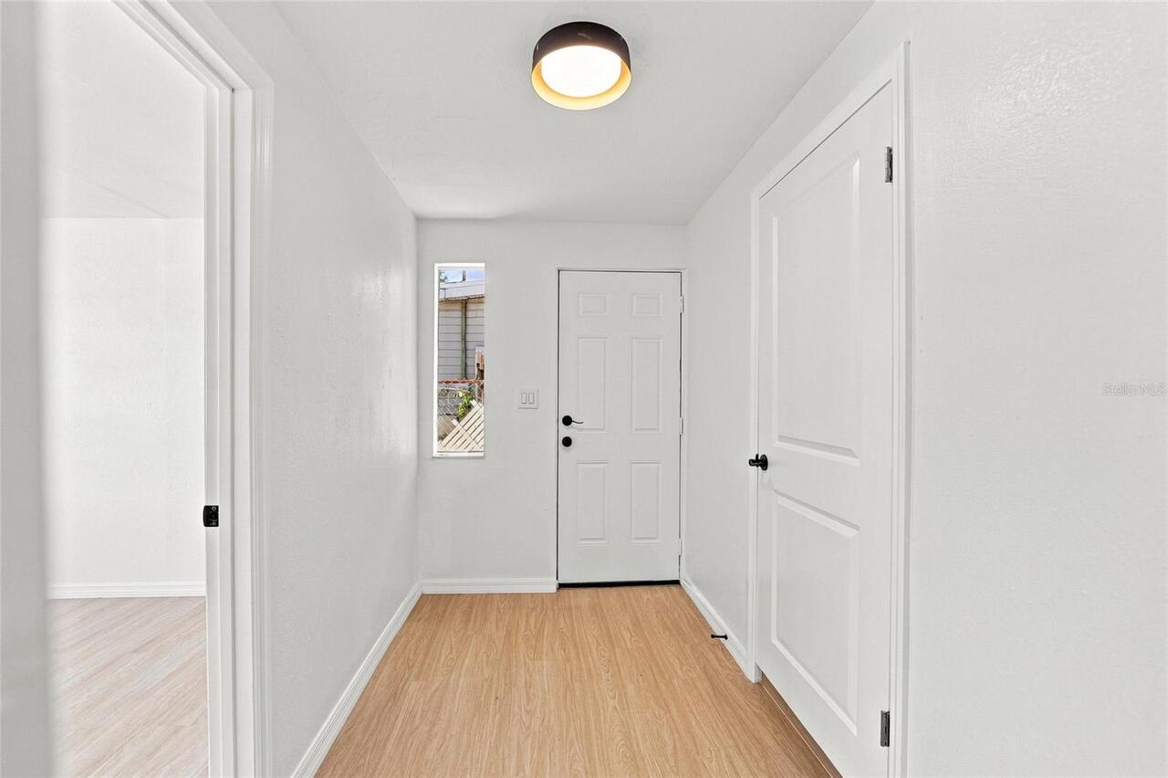 Listing Photo 11