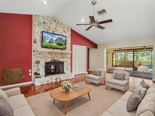 Listing Photo 14