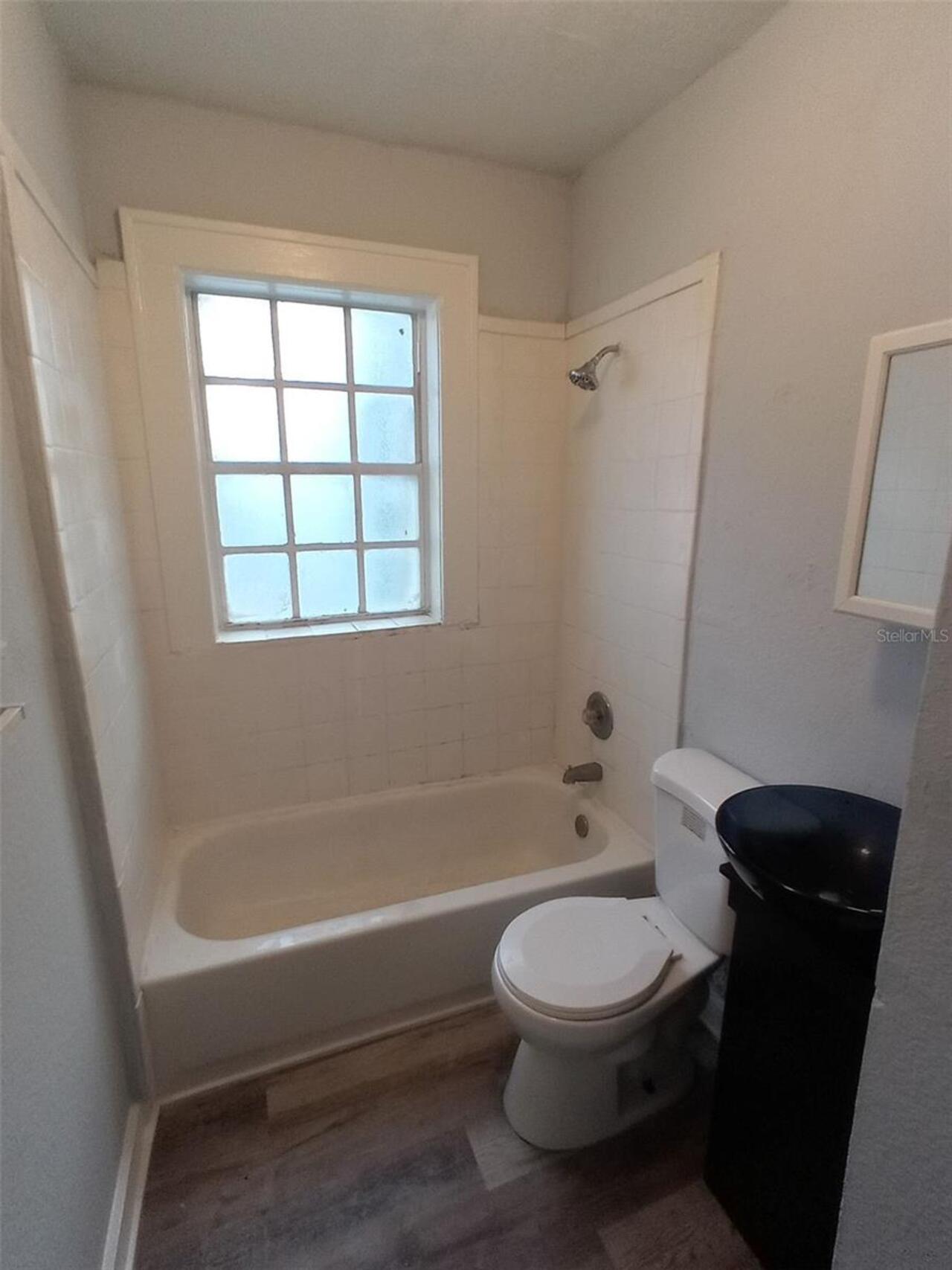 Listing Photo 9