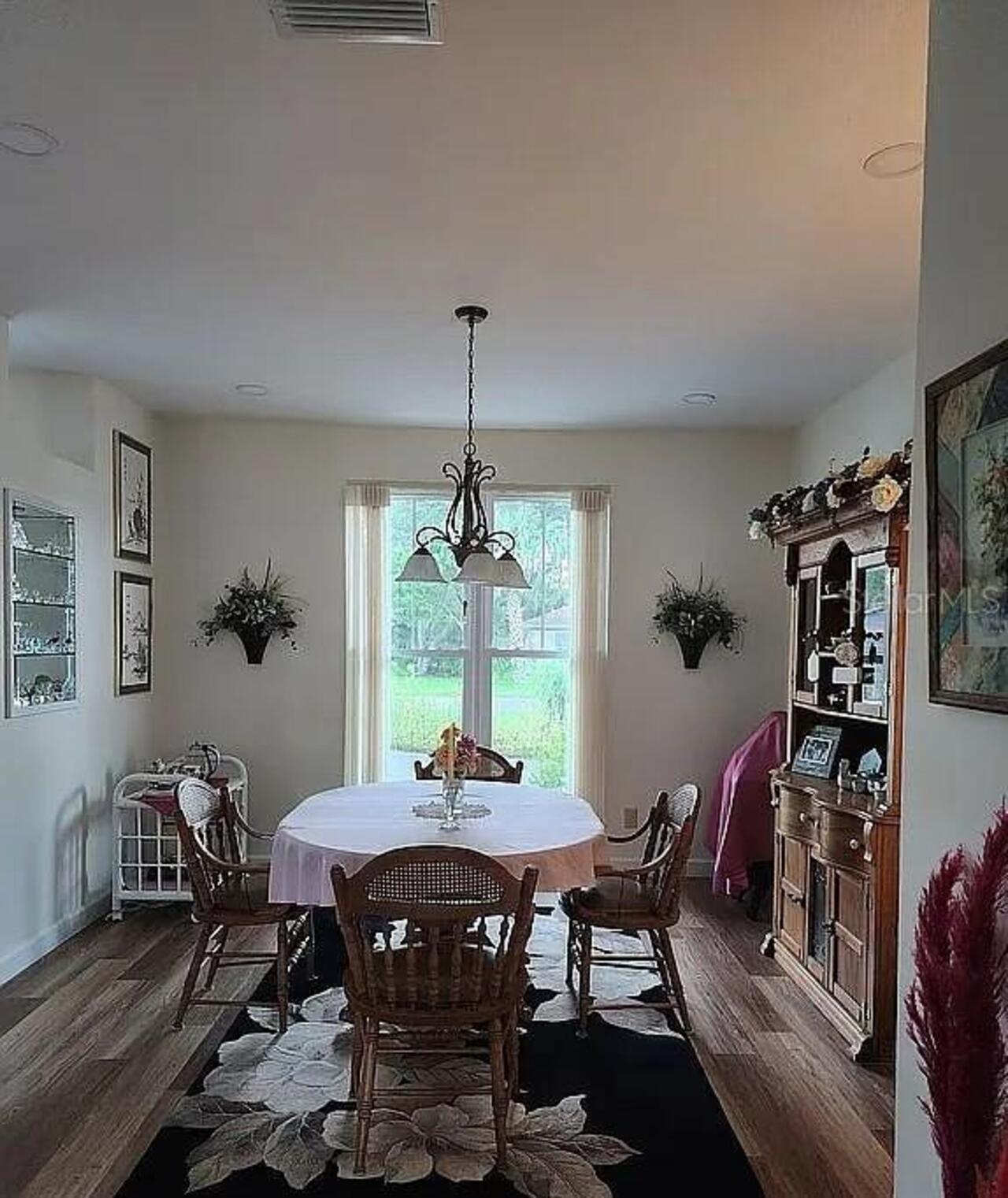 Listing Photo 11