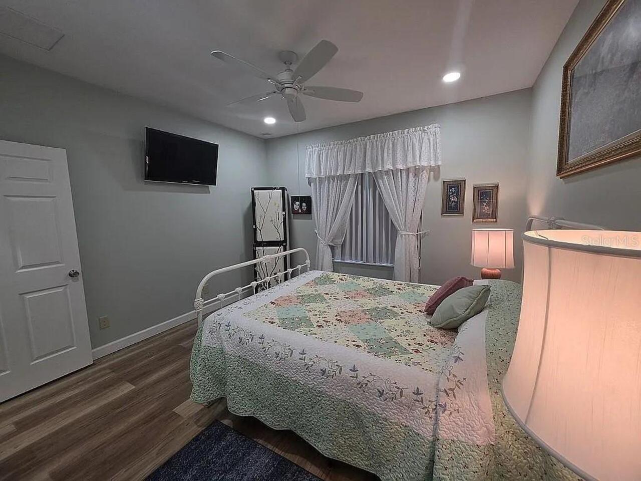 Listing Photo 14