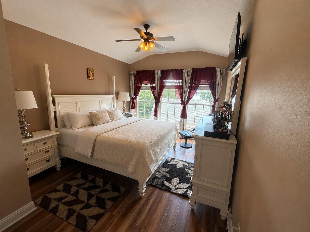 Listing Photo 10