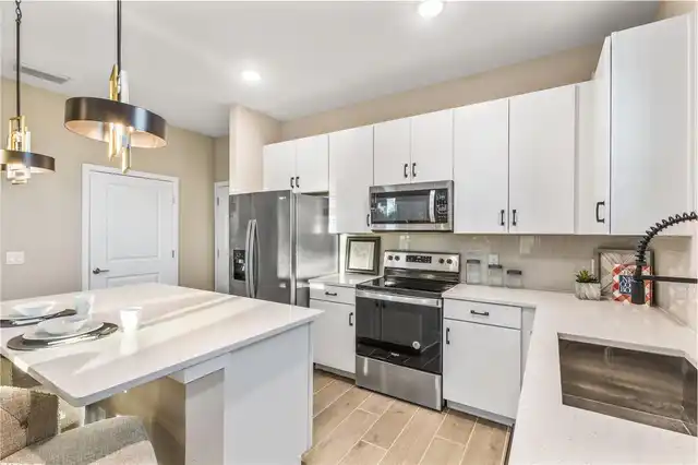 Listing Photo 8