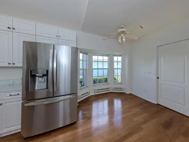 Listing Photo 9