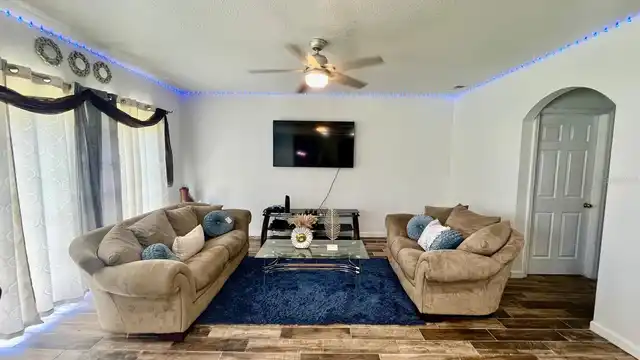 Listing Photo 12
