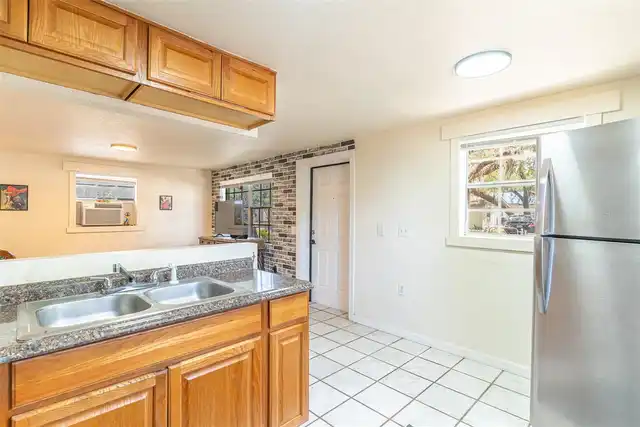Listing Photo 7