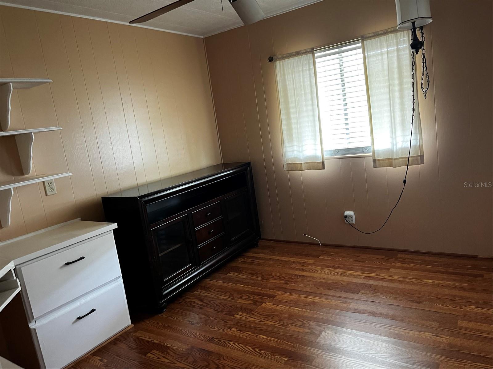 Listing Photo 16