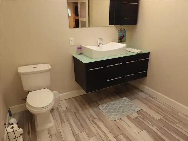 Listing Photo 9