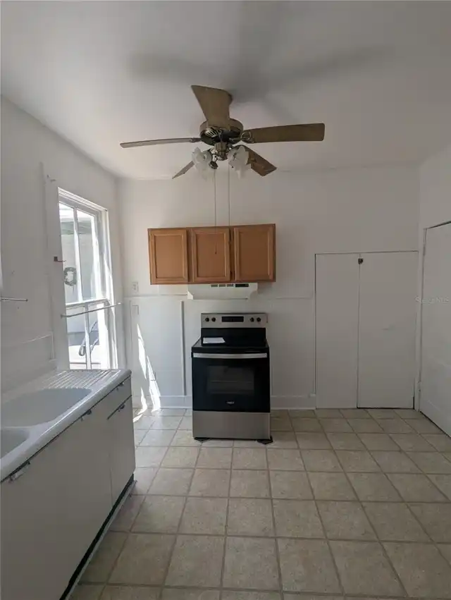 Listing Photo 12