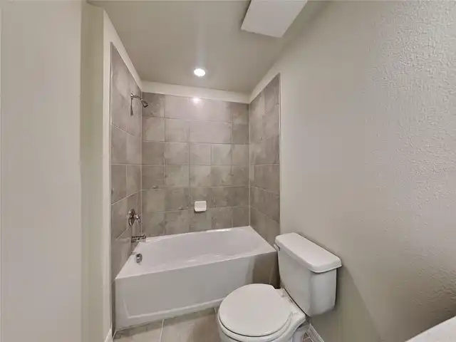 Listing Photo 16