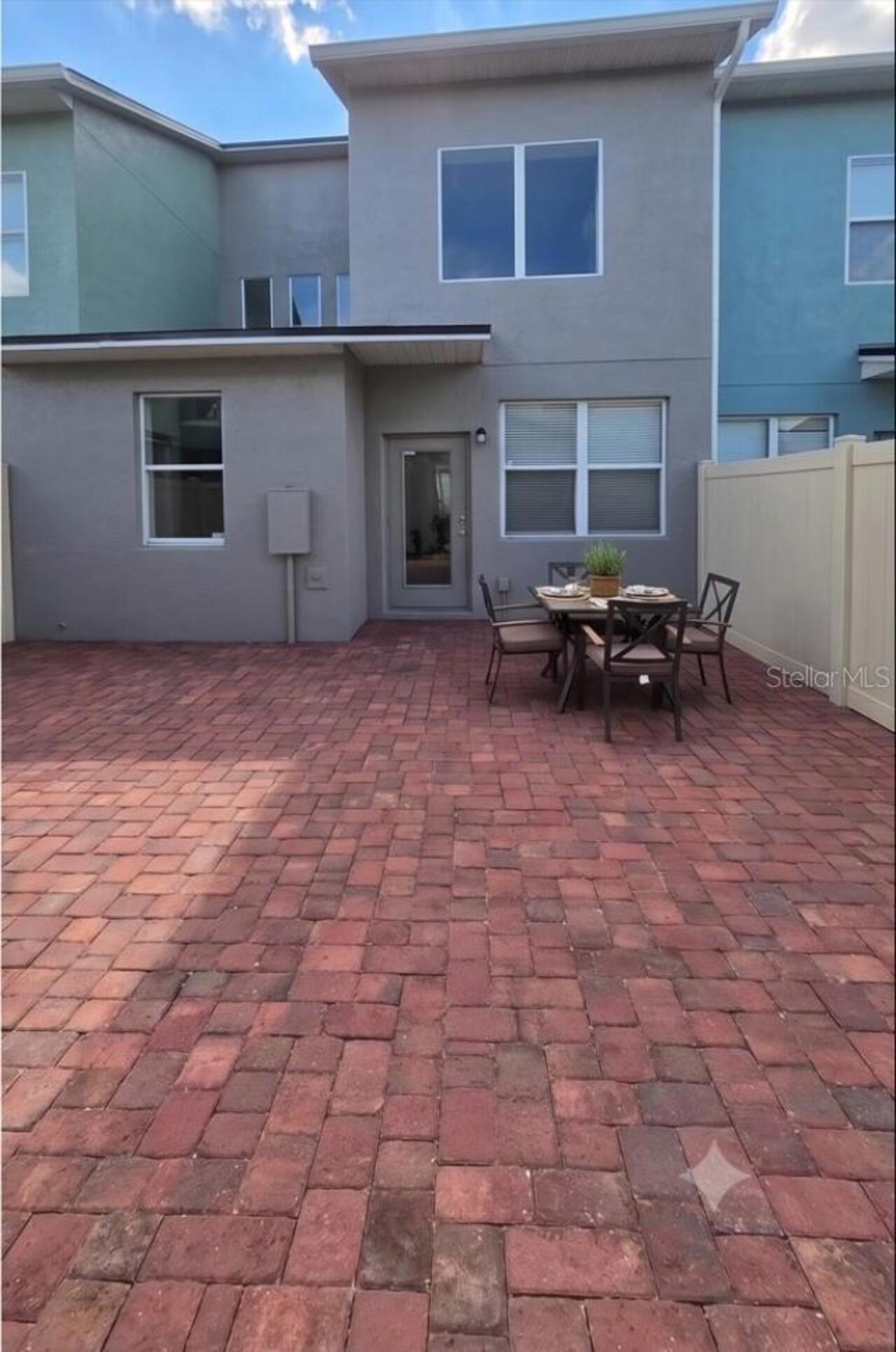 Listing Photo 10