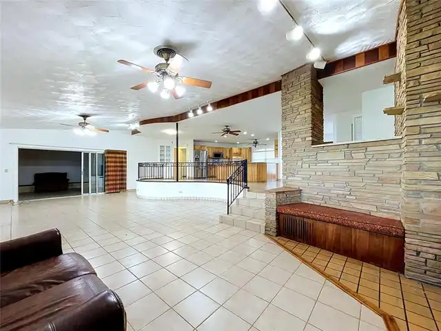 Listing Photo 6
