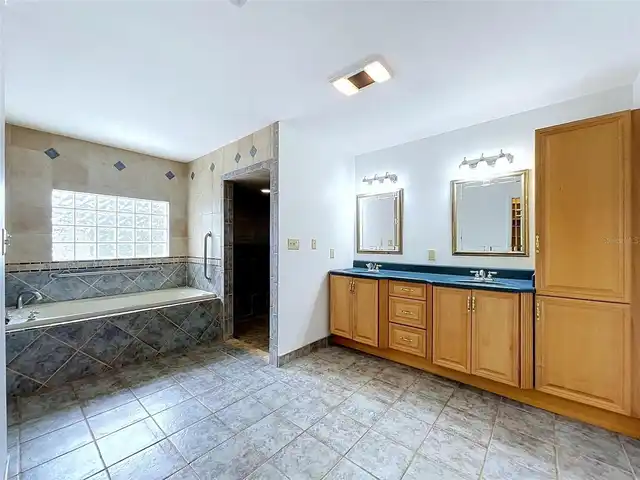 Listing Photo 33