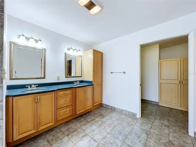 Listing Photo 36