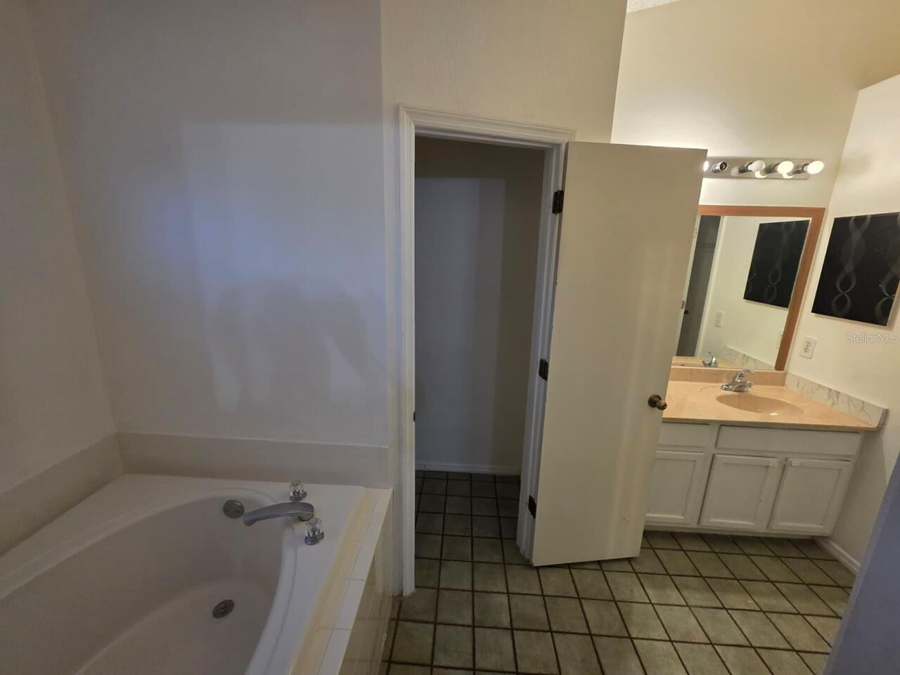 Listing Photo 9