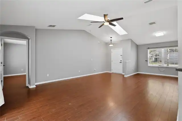 Listing Photo 6