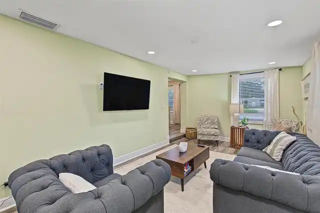 Listing Photo 28