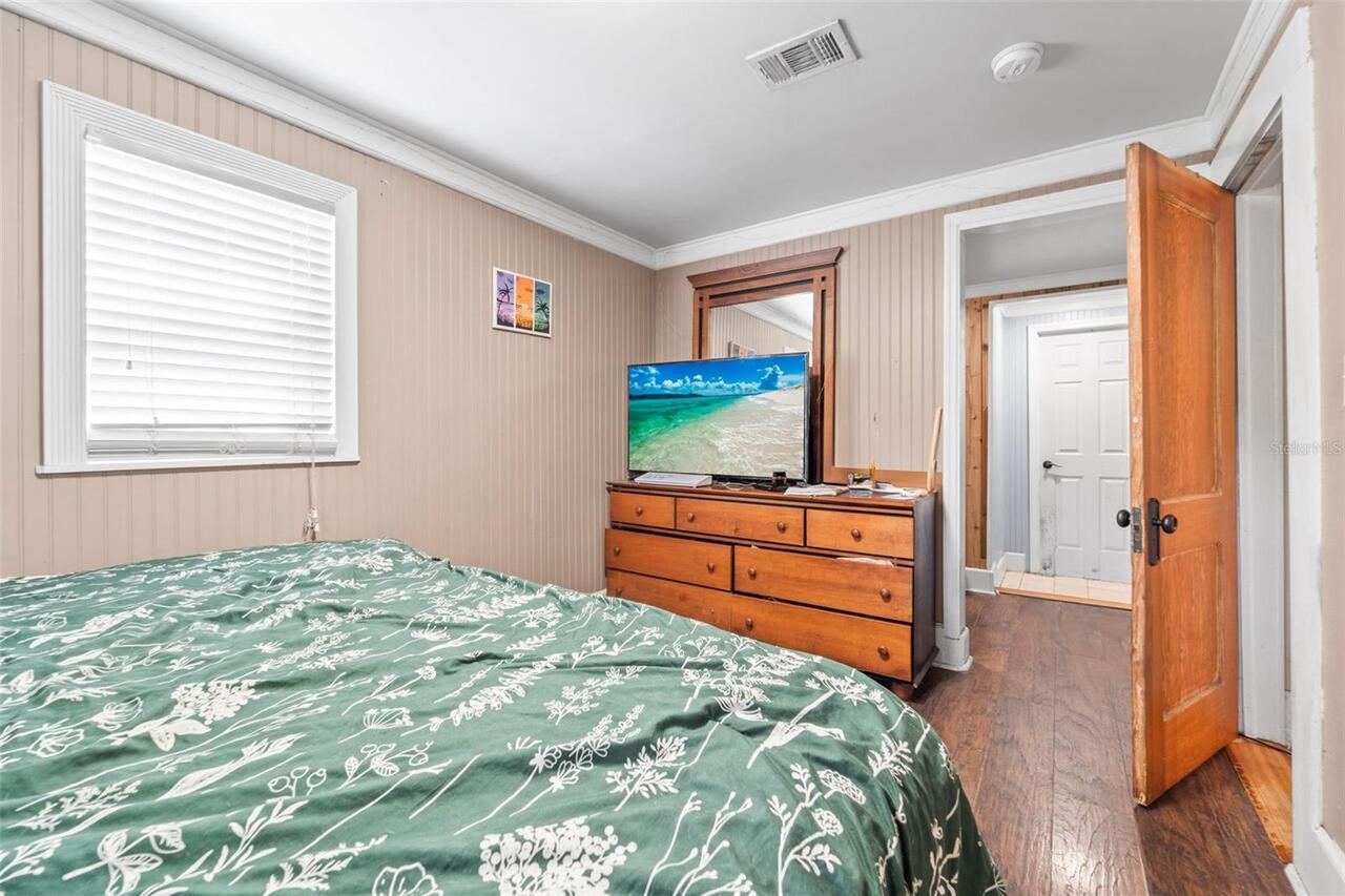 Listing Photo 12