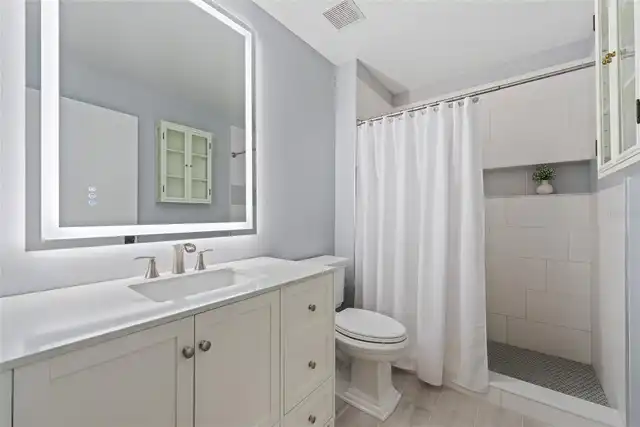 Listing Photo 9