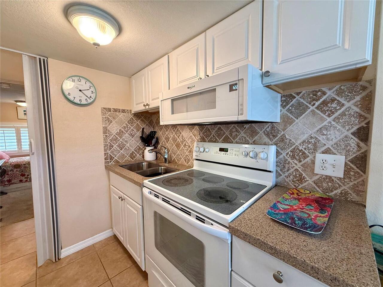 Listing Photo 9