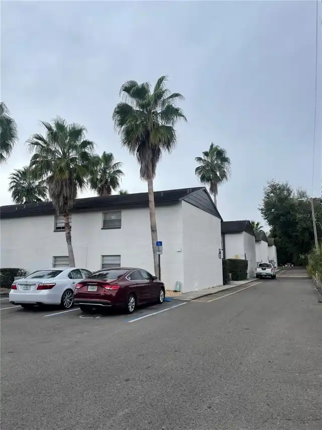 Listing Photo 8