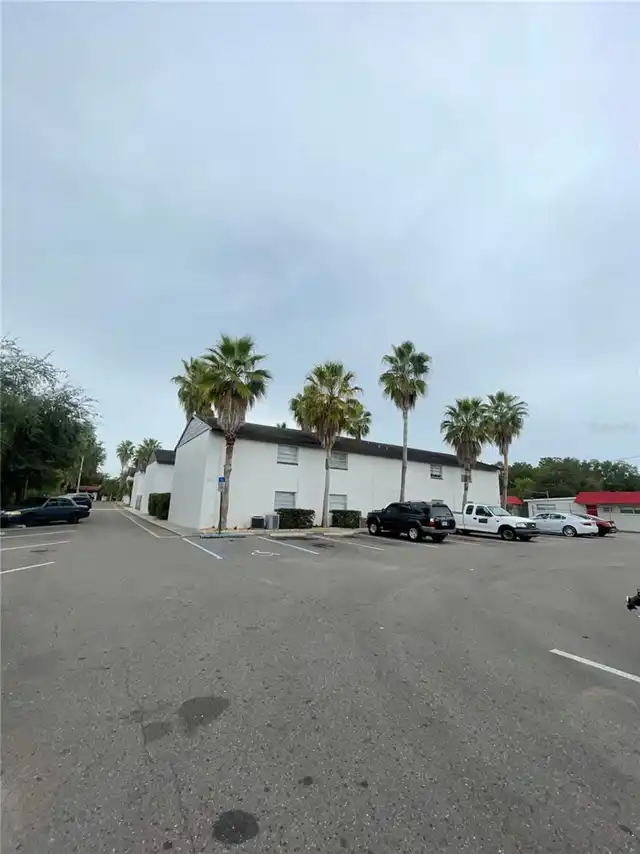 Listing Photo 9