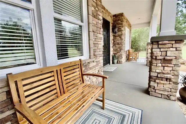 Listing Photo 12